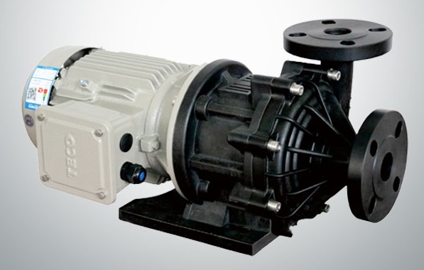 bom-axit-dac-nong-bom-axit-dam-dac-chon-dong-bom-nao